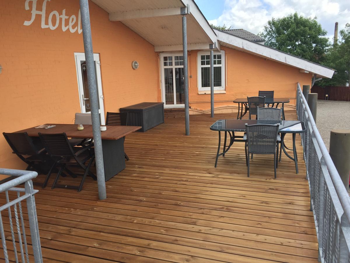 Hotel Klover Es Hellevad Extérieur photo